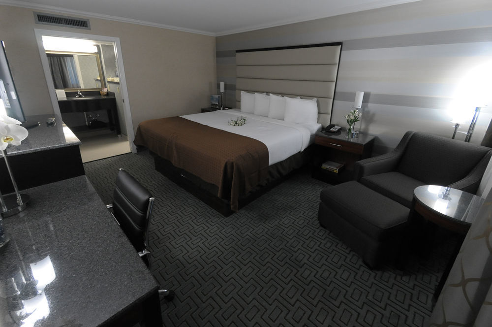Holiday Inn Plainview-Long Island By Ihg Eksteriør billede